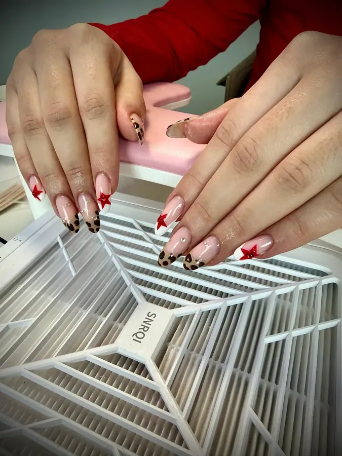 Nageldesign Leopard Stars